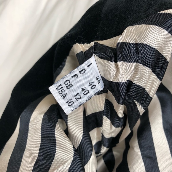 💸 SOLD :: Moschino Cropped Bomber Jacket 10 - Picture 4 of 8